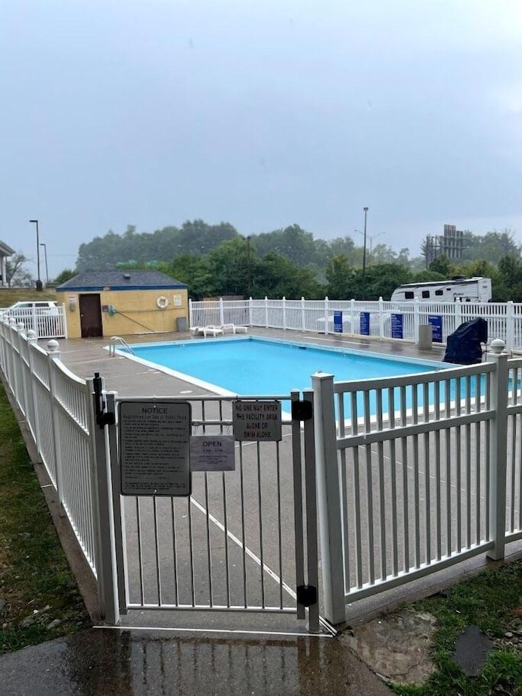 Days Inn By Wyndham Fort Wright Cincinnati Area Zewnętrze zdjęcie
