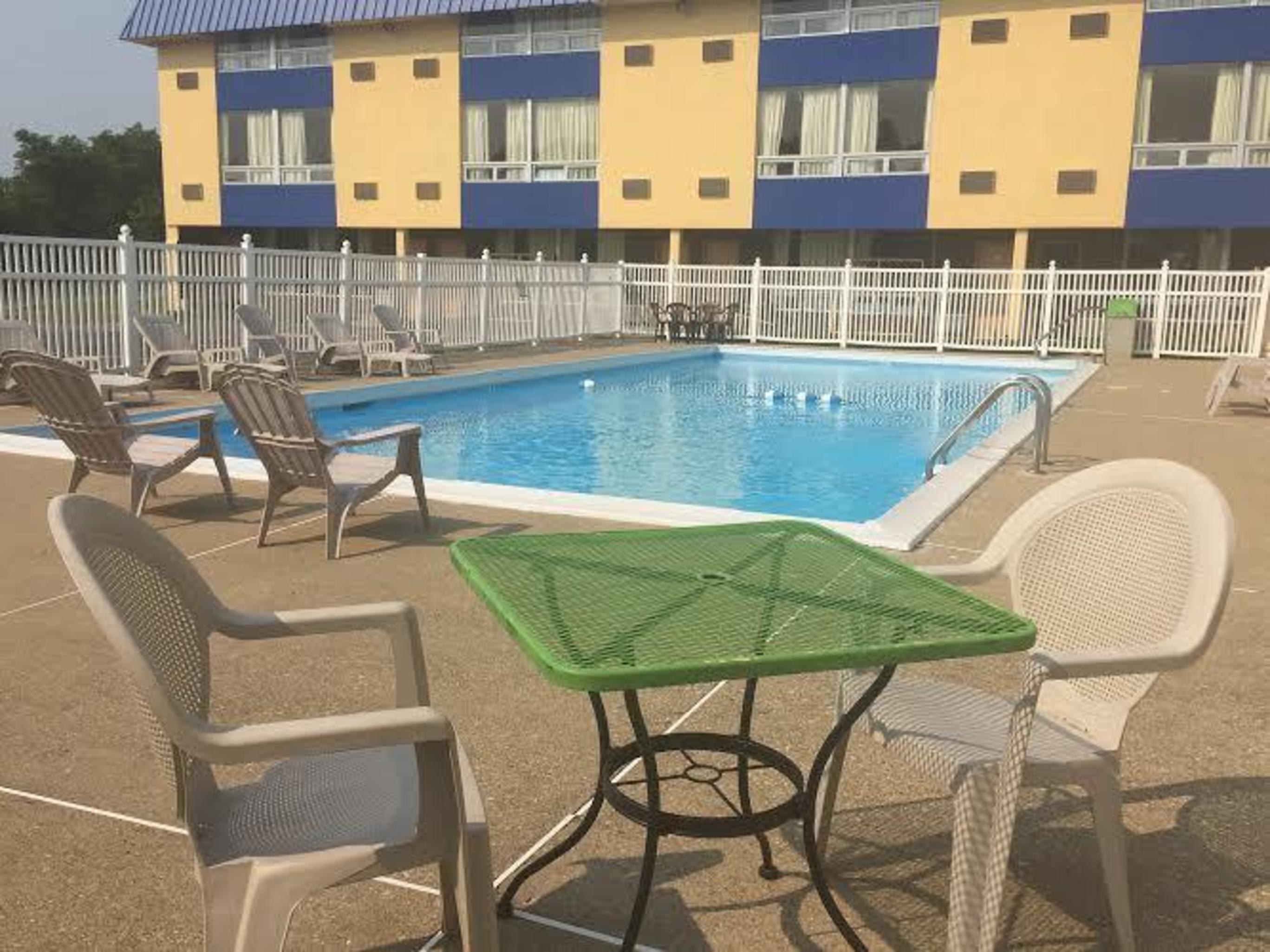 Days Inn By Wyndham Fort Wright Cincinnati Area Zewnętrze zdjęcie