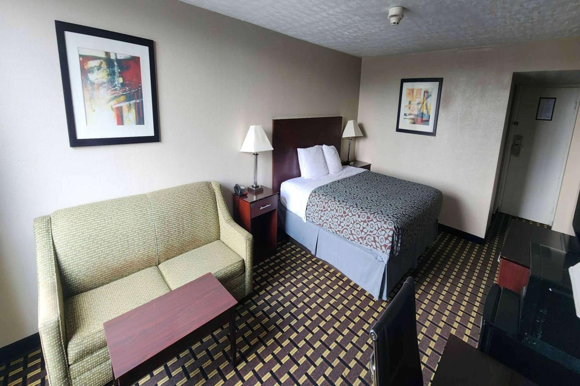 Days Inn By Wyndham Fort Wright Cincinnati Area Zewnętrze zdjęcie