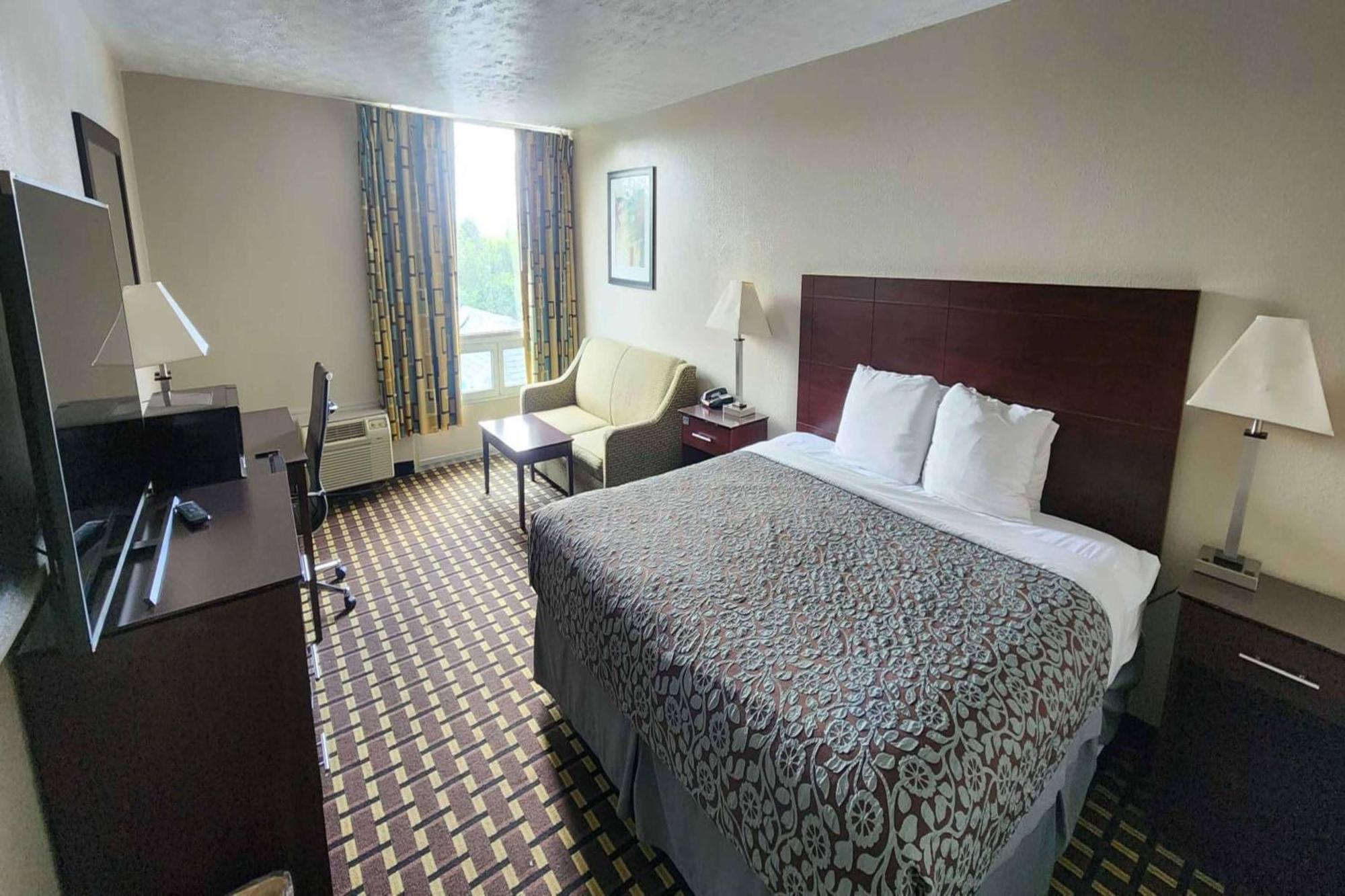 Days Inn By Wyndham Fort Wright Cincinnati Area Zewnętrze zdjęcie