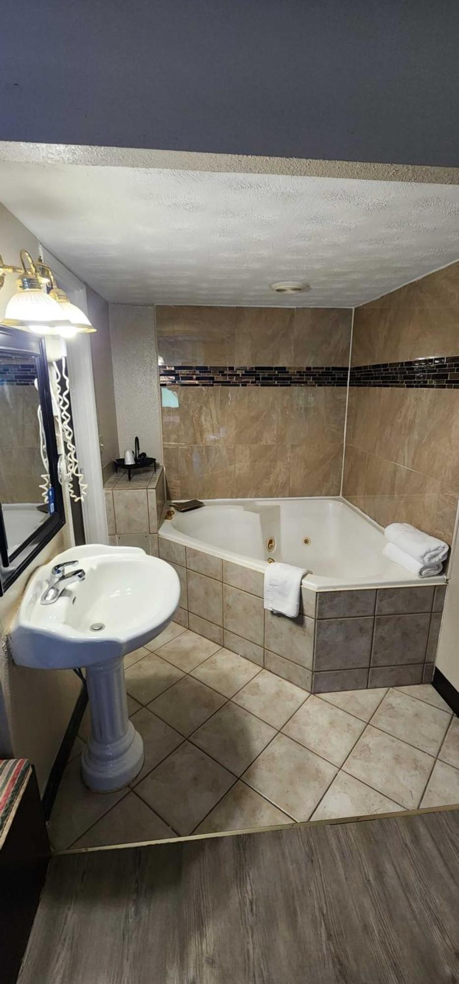 Days Inn By Wyndham Fort Wright Cincinnati Area Zewnętrze zdjęcie